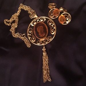 Vintage 80’s Necklace & Clip Earrings Set